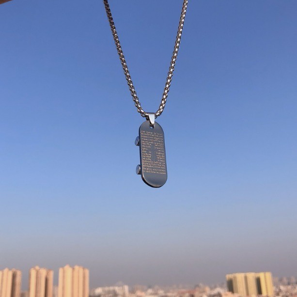 Fashion merek skateboard kalung Pria dipersonalisasi hip hop Street all-match liontin wanita liontin