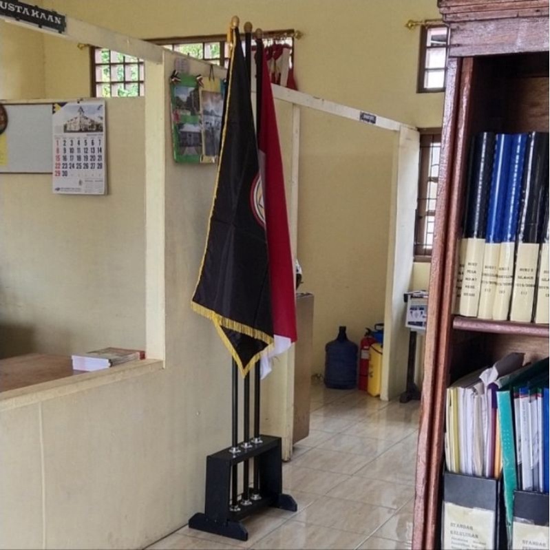 

PAKET Tatakan Bendera isi 3 lubang plus Tiang 2 meteran
