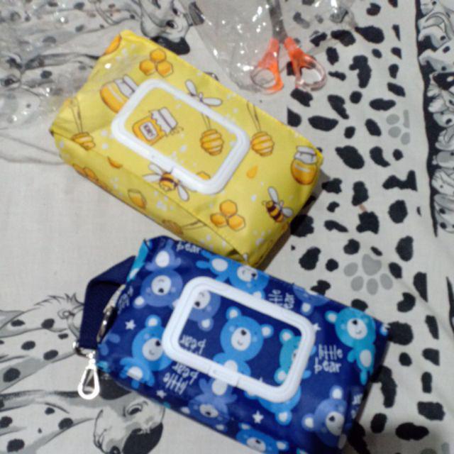 Ready  Antivirus Organizer Pouch 4 In 1 Tempat Tisu Waterproof Serbaguna 3 In 1 Baby Care Wipes