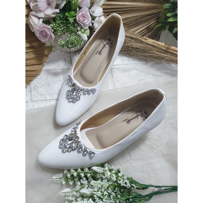 sepatu chitamy putih tinggi 7cm lancip
