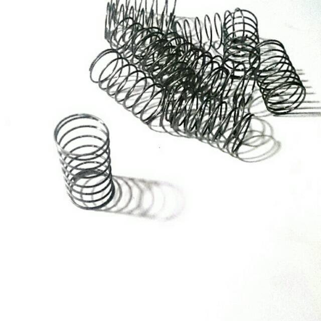 Per spring tekan baja 0.5mm ID 10mm panjang 2cm | Shopee
