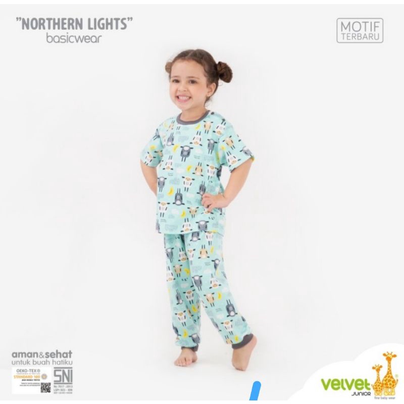 Velvet Junior Northern Lights Setelan Lengan Pendek Celana Panjang Kancing Pundak/Setelan Anak