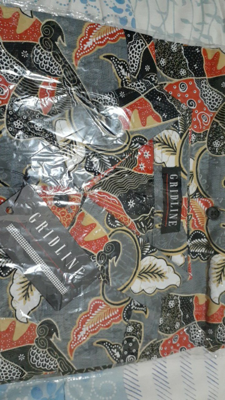[gridline - R046 Grey] Kemeja Batik Pria Katun Lengan Pendek Regular