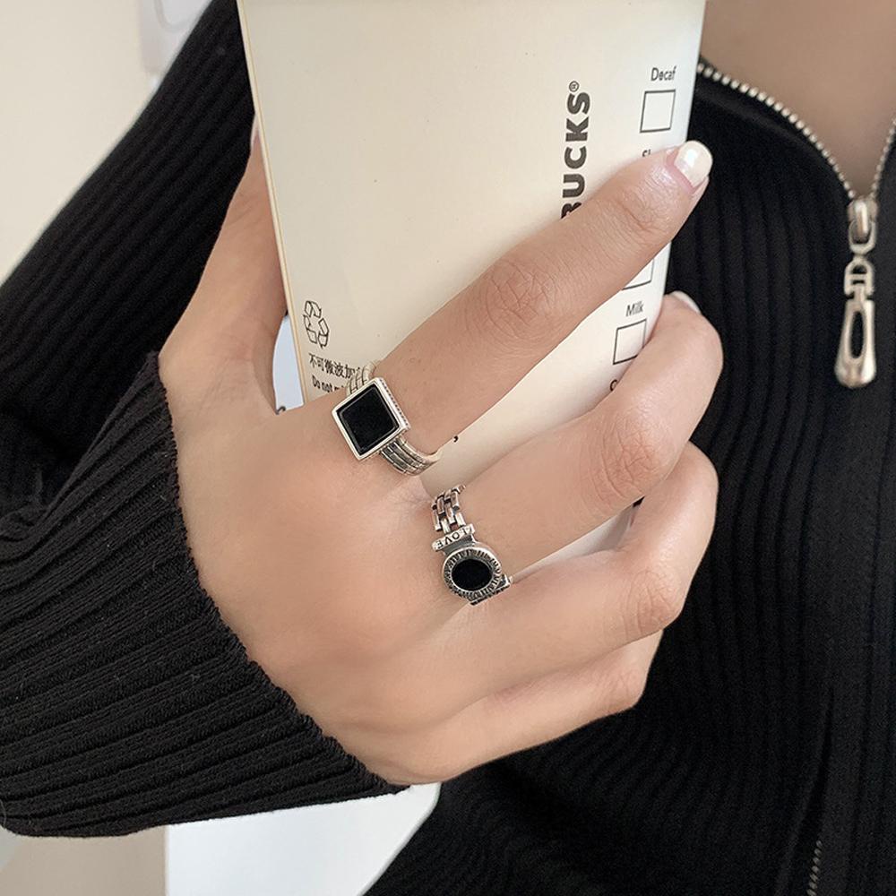 Needway Cincin Jari Punk Jalan Wanita Hitam Drop Glaze Angka Romawi Geometris Bulat