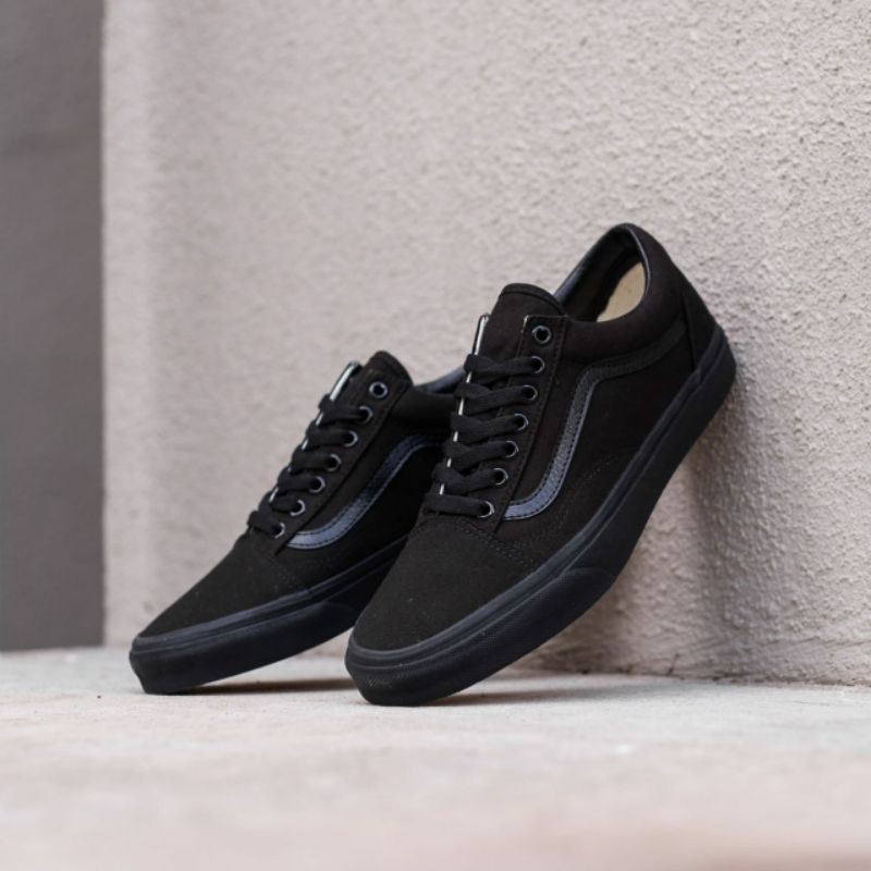 SEPATU SNEAKER VANS OLD SKOOL FULL BLACK