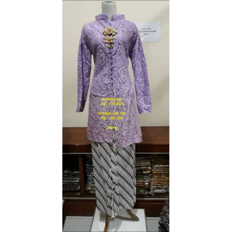 Kebaya Wisuda Orang Tua