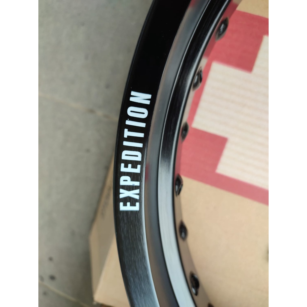 velg expedition 300 350/17 supermoto 36H