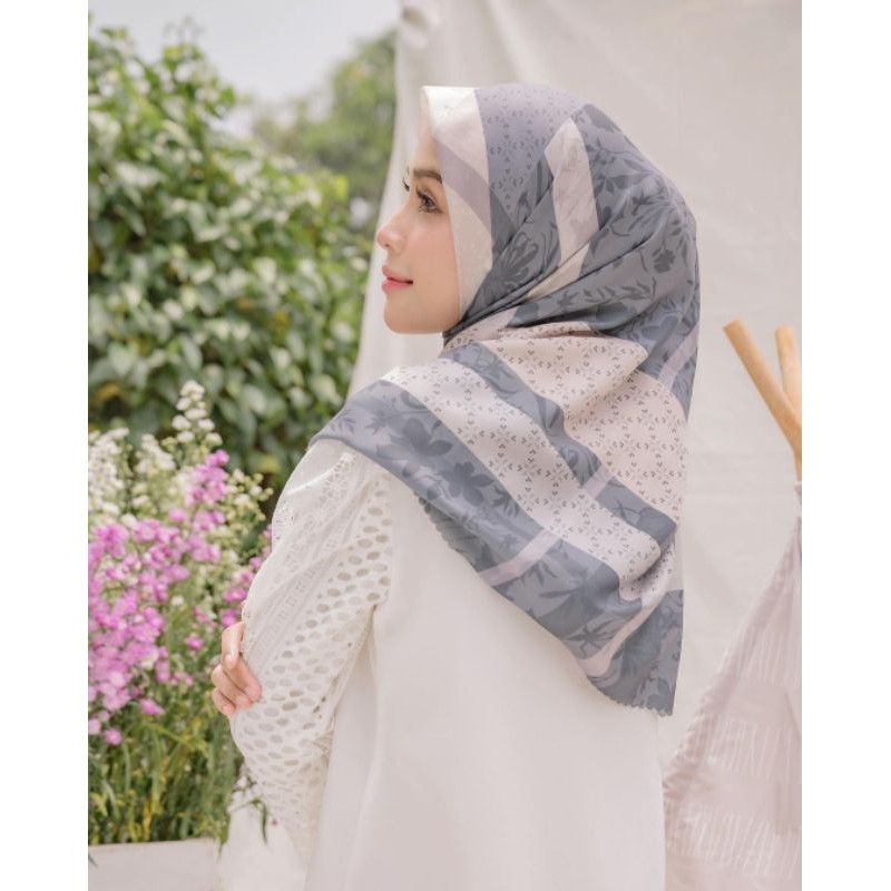 Em3 Scarf HIJAB SEGIEMPAT LASERCUT MOTIF VOAL klamby grey