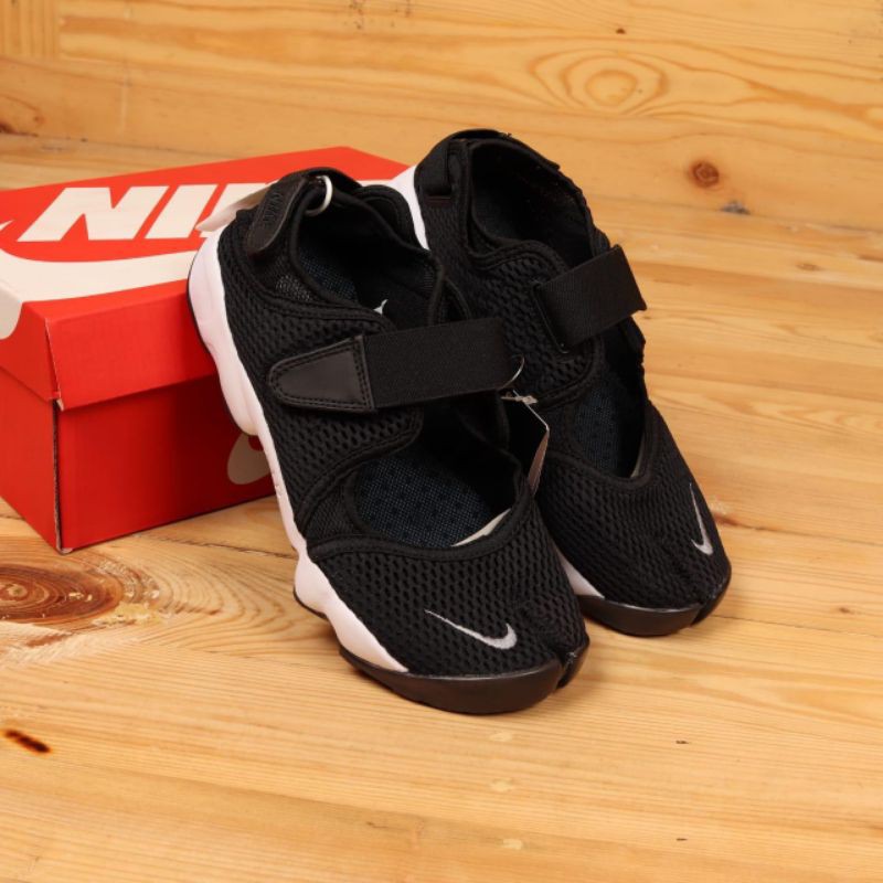 Sepatu Nike Air Rift BR Black White Wanita BNIB Made In Vietnam