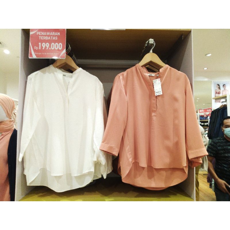 Baju Atasan Wanita Uniqlo Sale