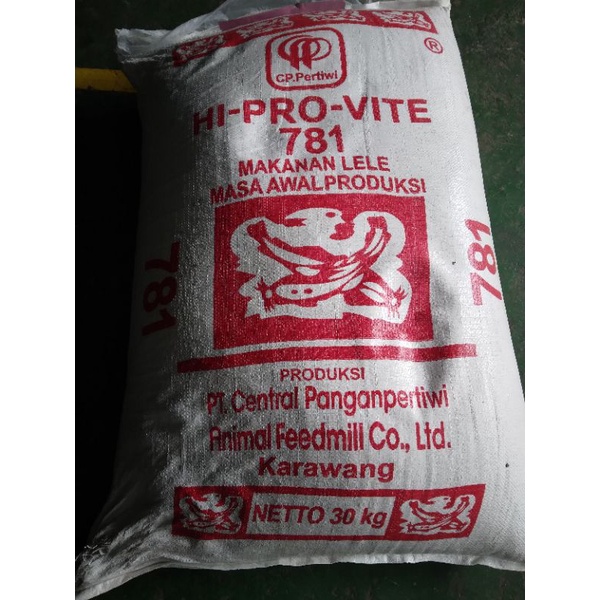 pakan ikan   HI PRO VITE 781