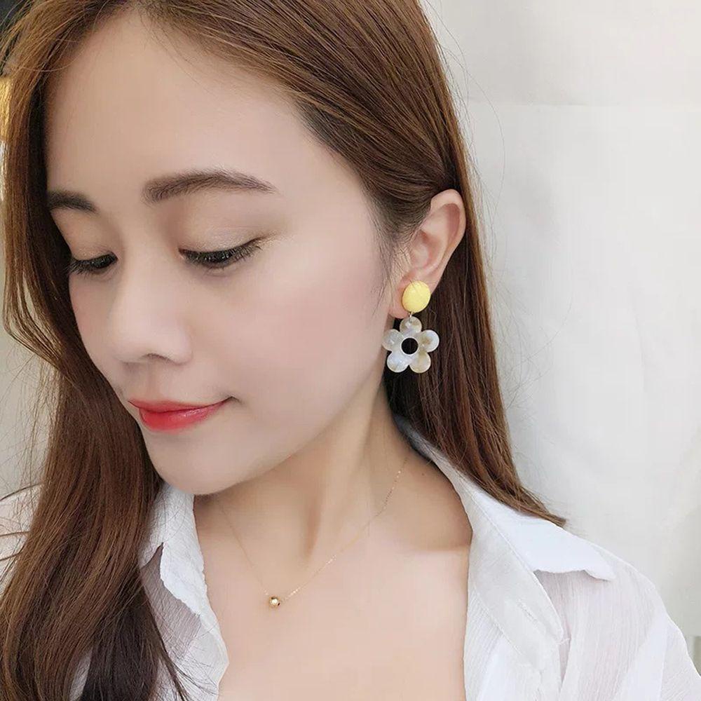 NEEDWAY Anting Perempuan Kreatif Elegan Hadiah Lucu Manis Indah Klip Telinga Bunga