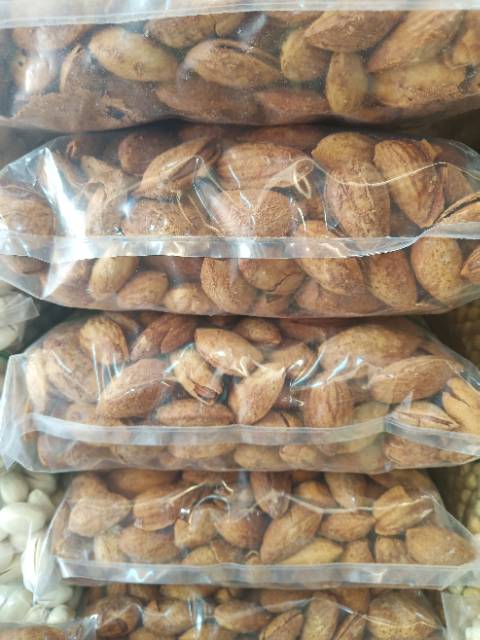 Kacang almond susu gurih 1/2 kg/500gr  (panggang/roasted)