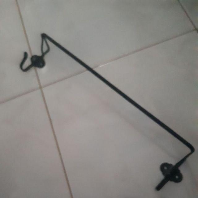 Gantungan Handuk ,peralatan Kamar Mandi  Warna Hitam  Dengan Ukuran 46x9 Cm Sv1397