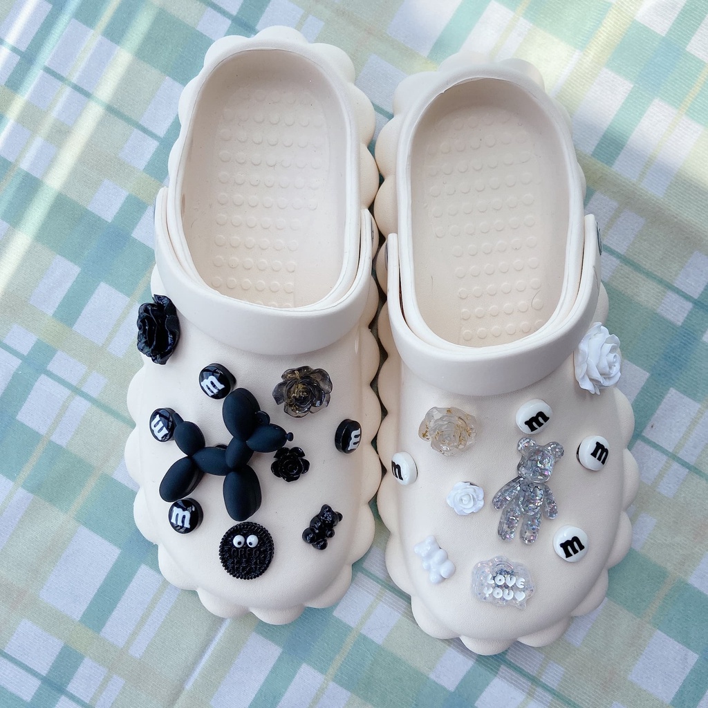 @shinydiy 20 pcs jibbitz crocs Charms KAWS Dan Balon Anjing Untuk Dekorasi Sepatu【asesoris wanita｜crocs jibbitz】