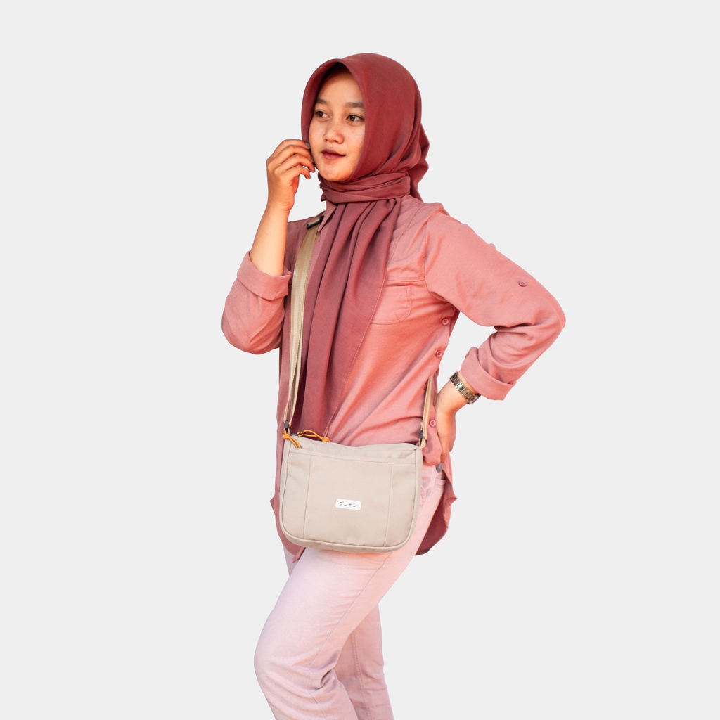 Rochinku Micha Series Tas Slingbag Wanita