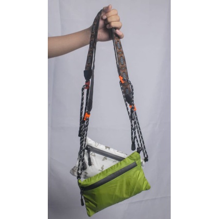 travel pouch saffaroutdoor tas slempang tas gunung tas slendang tas unik tas motif unik weistbag slingbag