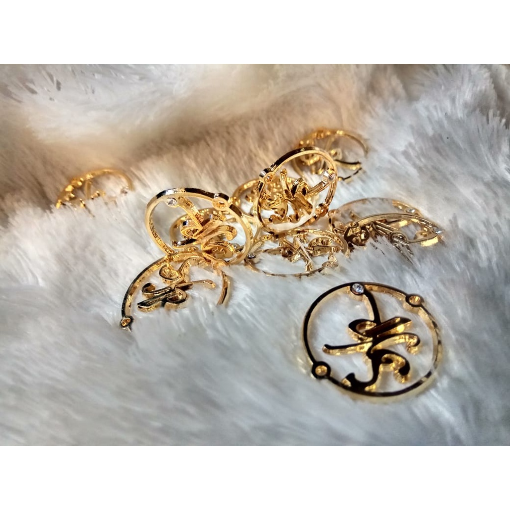 PEMASOK LABEL PLAT HIJAB BENTUK HURUF & KARAKTER UNIK DESAIN SENDIRI