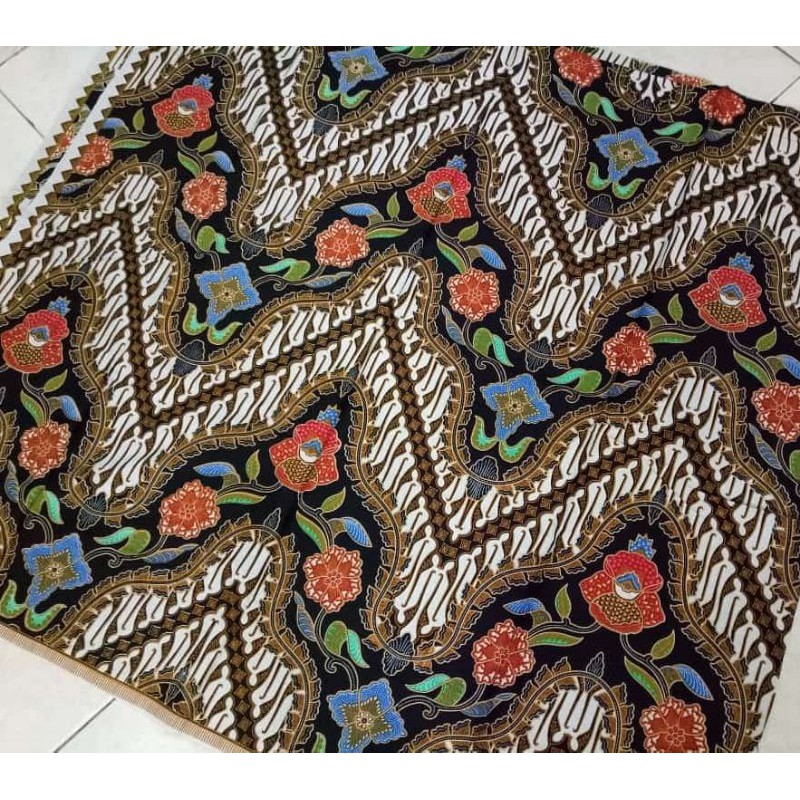 Kain Batik Solo motif seling bunga merah