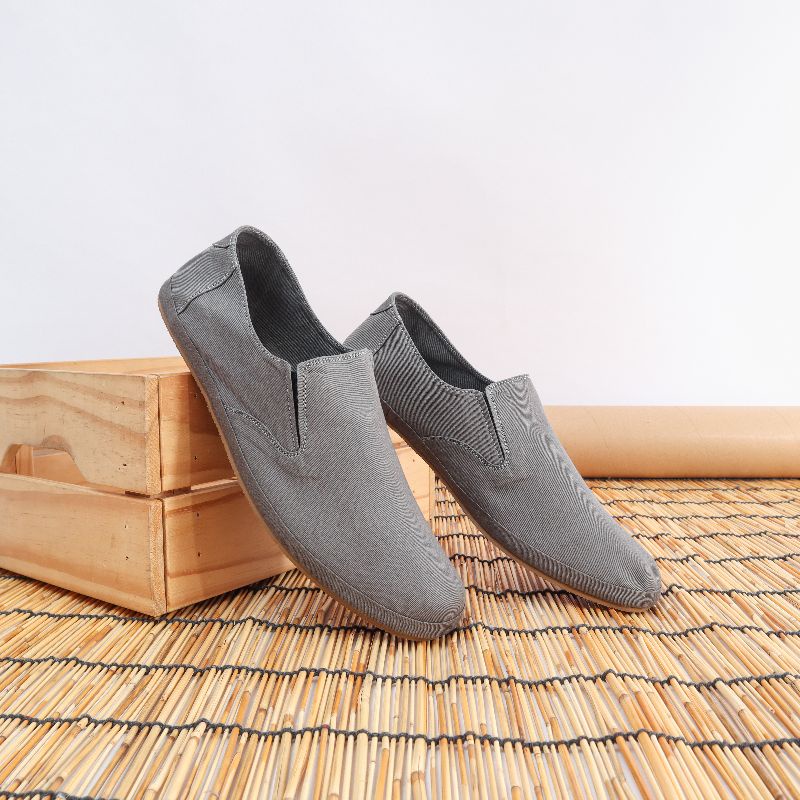 Niel Sepatu Slip On Santai Casual Pria Geraldton