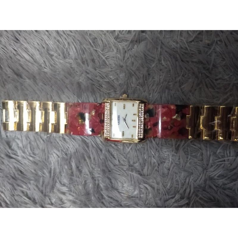 Jam Tangan Guess Merah