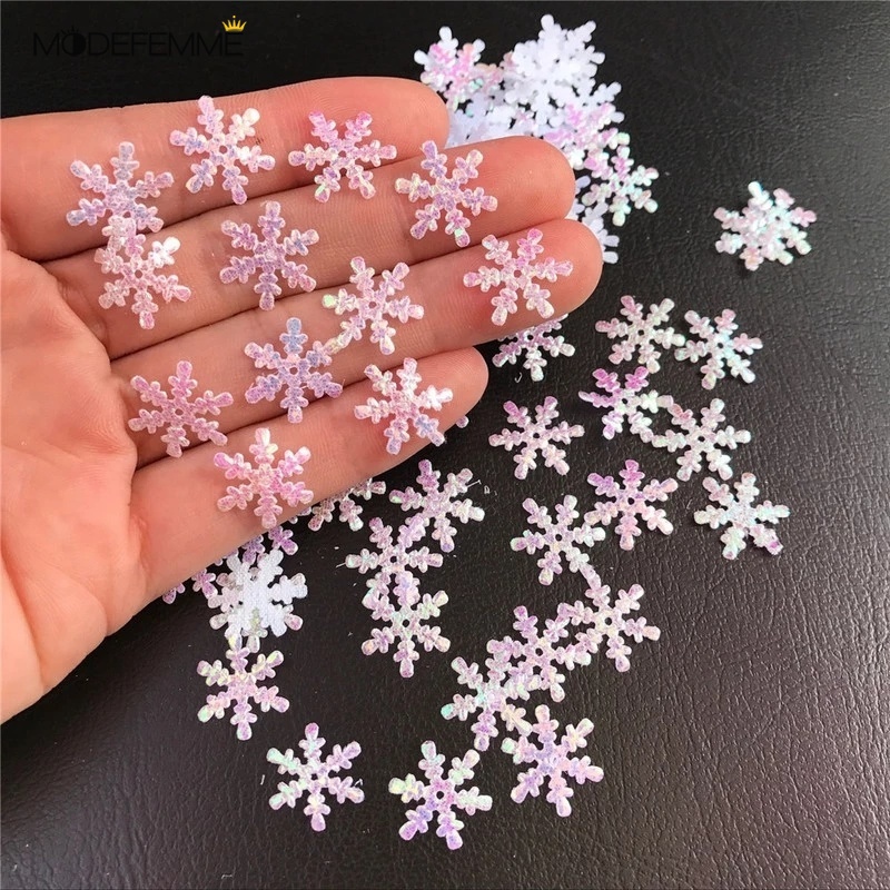 300Pcs Christmas Classic Shiny Snowflake Ornaments for Holiday Wedding， Party ，Throwing Confetti ，Xmas Decorations