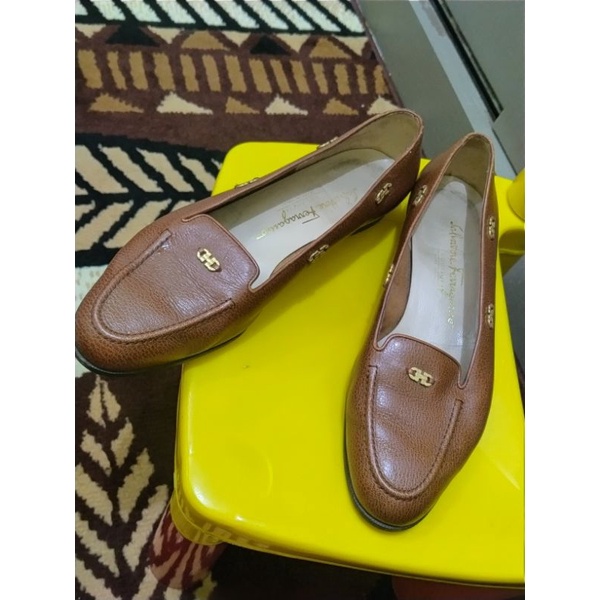 preloved sepatu kerja/ flatshoes second / preloved sepatu vintage Salvatore Ferragamo Authentic