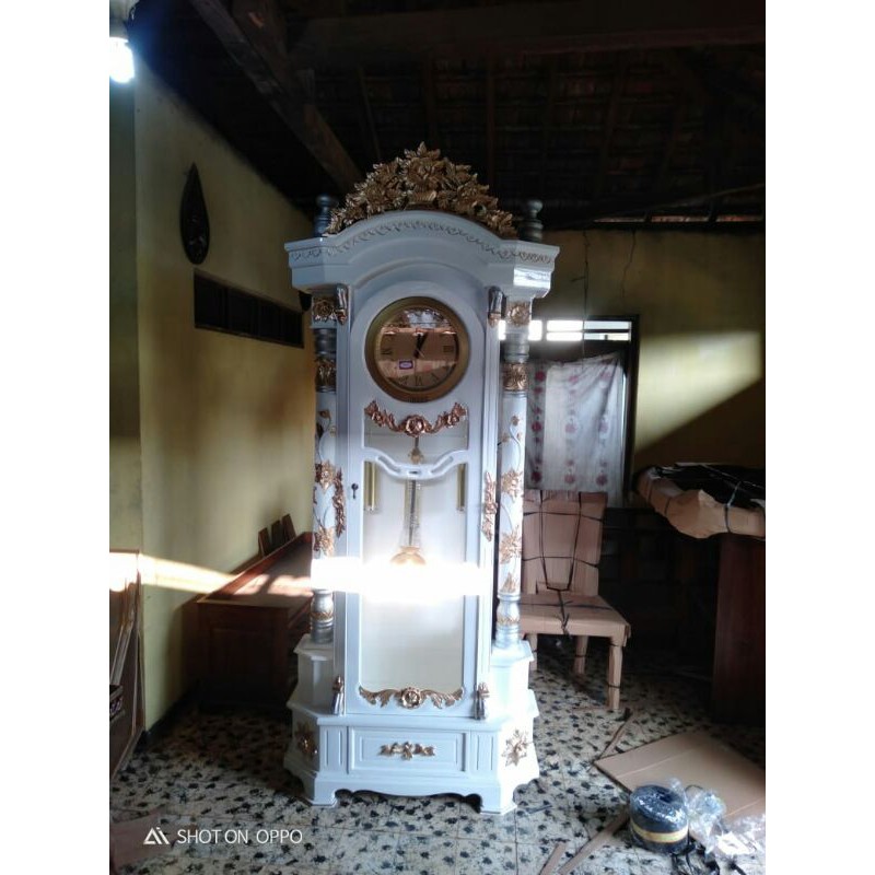 Almari Jam Hias jati Rahwana Putih