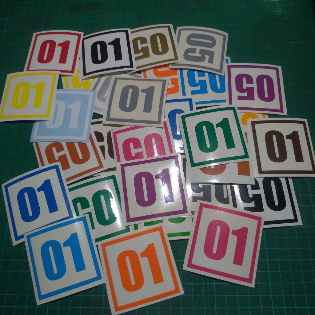 

STICKER CUTTING MODEL ANGKA DLM KOTAK UK 17 CM BAHAN ORACAL