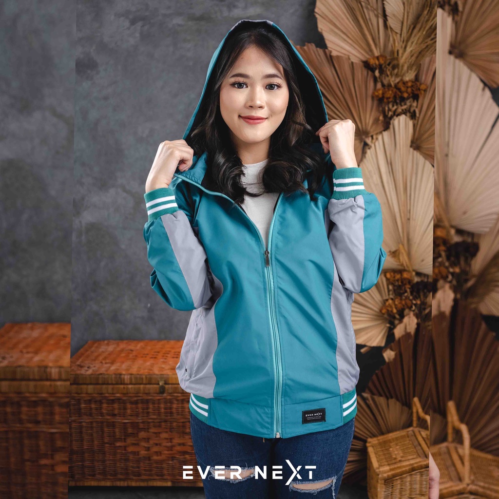 JAKET OUTDOOR WANITA DISTRO JAKET WATERPROOF PARASUT PARASIT WATERPROOF ANTI AIR OUTERWEAR JAKET GUNUNG CEWEK ORIGINAL