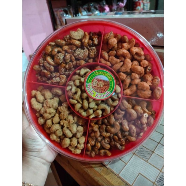 

KACANG MEDE TOPLES 1 KG (6 RASA ALL IN ONE)