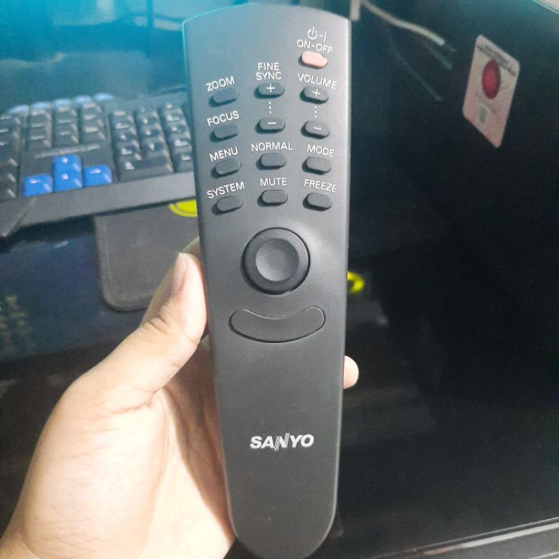 REMOTE REMOT PROYEKTOR PROJECTOR SANYO KODE 01 ORIGINAL ASLI