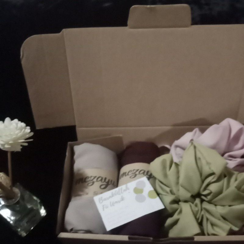HAMPERS HIJAB / HAMPERS GIFT BOX / BOX HIJAB/ KADO KERUDUNG/ GIFT BOX HIJAB /