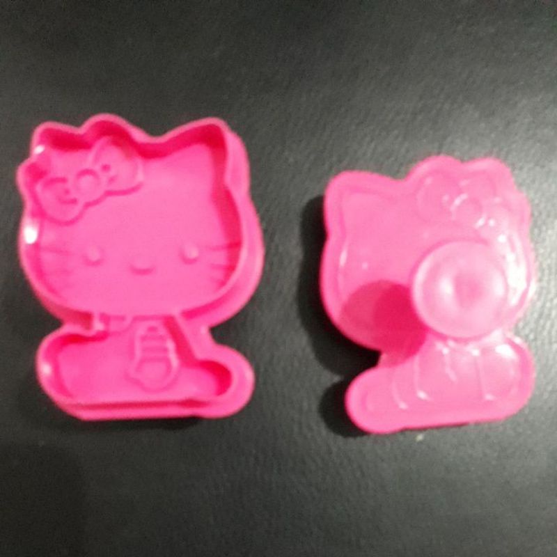 

cetakan pemotong kue biskuit hello kitty