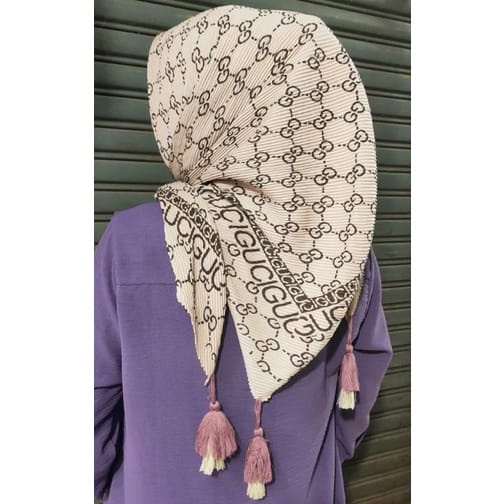 HIJAB SEGI EMPAT PLISKET JAMBUL MOTIF GUCCI(GC) KWALITAS IMPORT