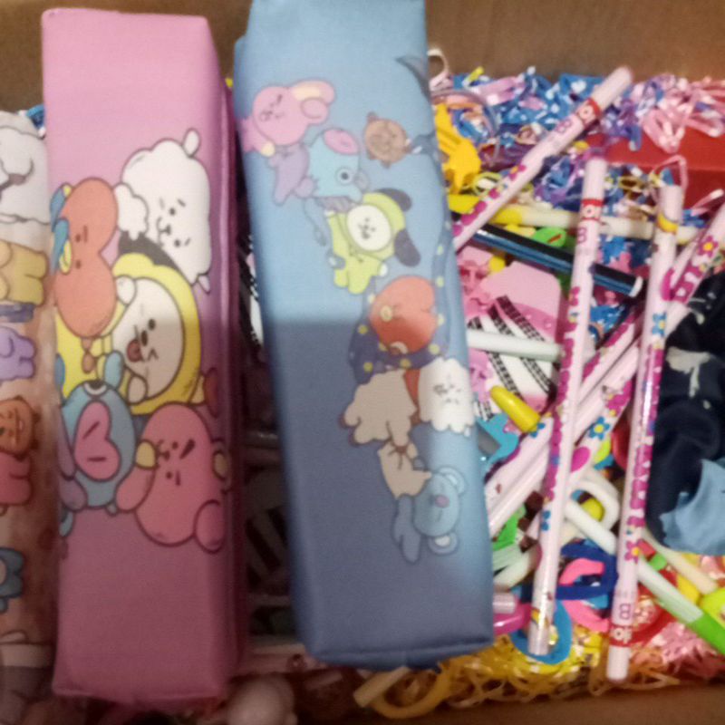 

BULPEN KARAKTER 5 + PENSIL KARAKTER 5 + KOTAK PENSIL ❤️
