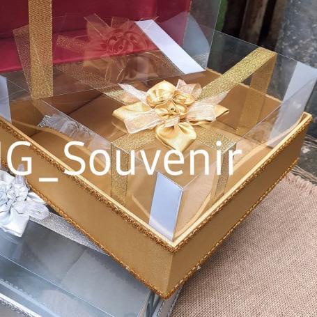 ➦ Kotak Hantaran Seserahan Tempat Kue Mika Ukuran 30 x 30 Maron ♞