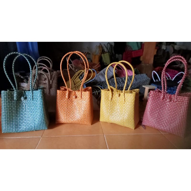 tas anyaman jali2 size M