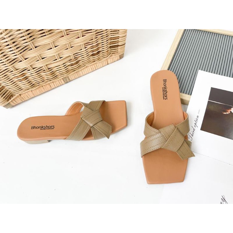 sandal kulit bhonkshors