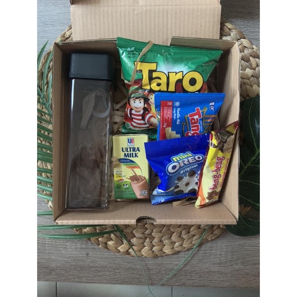 

hampers snackbox souvenir ulang tahun