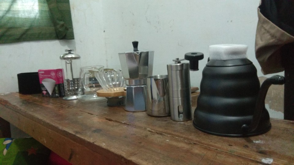 Kettle Gooseneck 1200 Ml Black With Thermometer / Teko Leher Angsa Dengan Thermometer