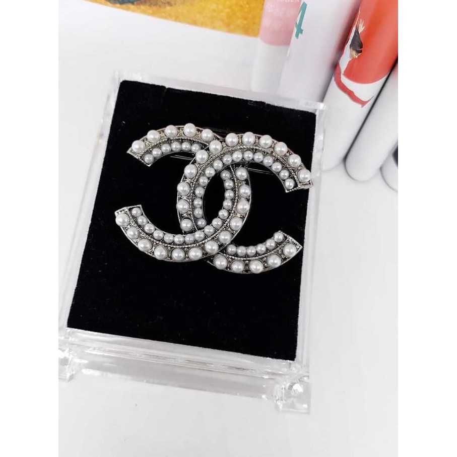 Brooch Pearl Chanel Premium Quality W1928