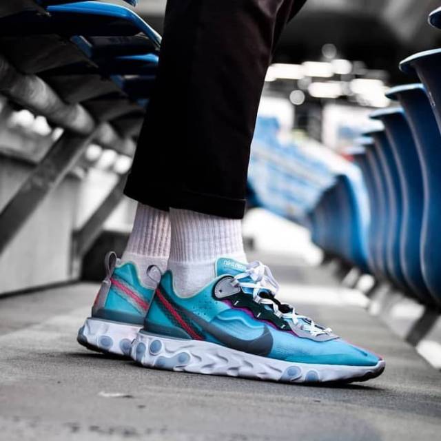 react 87 blue tint