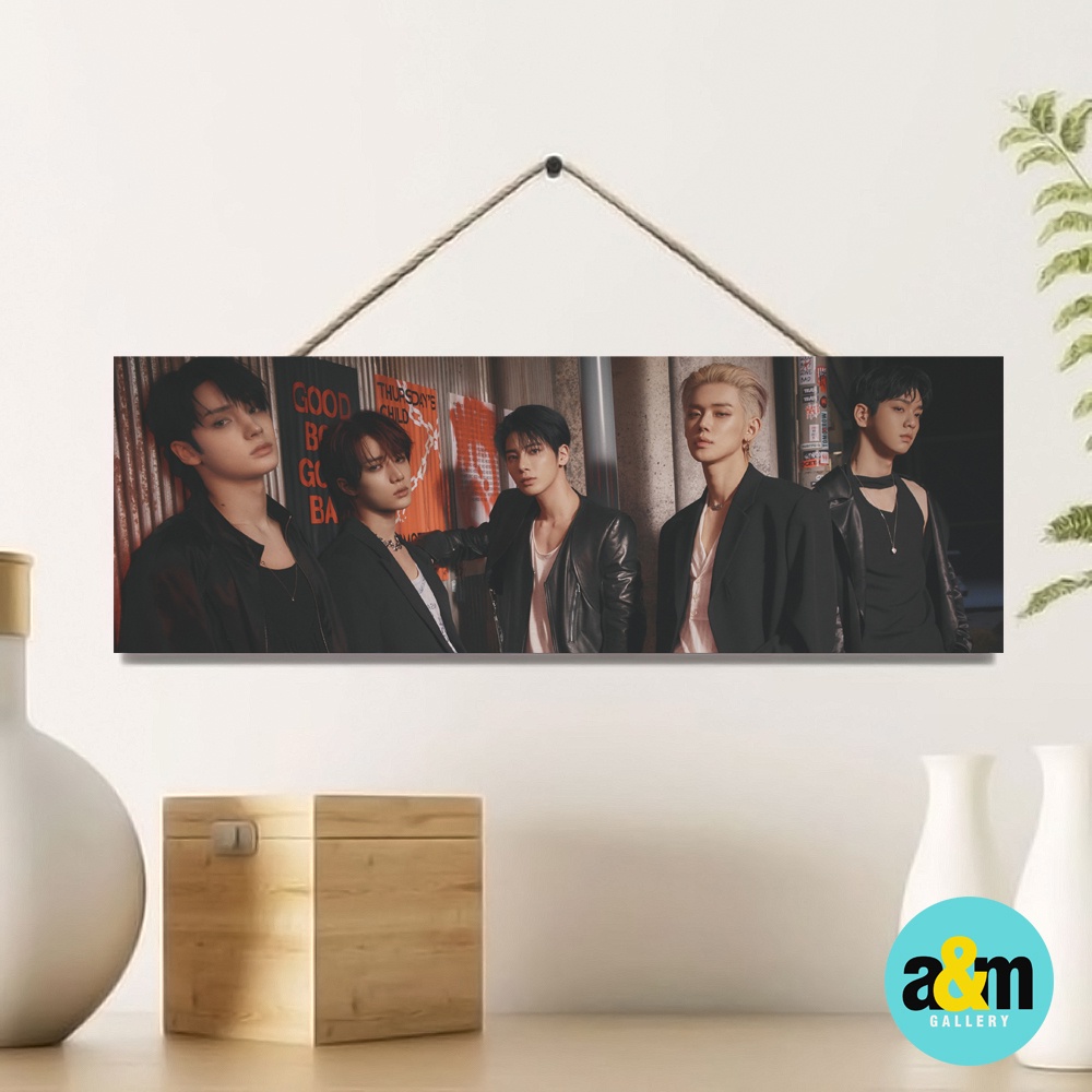 Poster Kayu TXT Ukuran 10 x 30 cm I Hiasan Dinding Dekorasi Kamar I Poster Kayu K-POP Dekorasi Kamar - A&amp;M