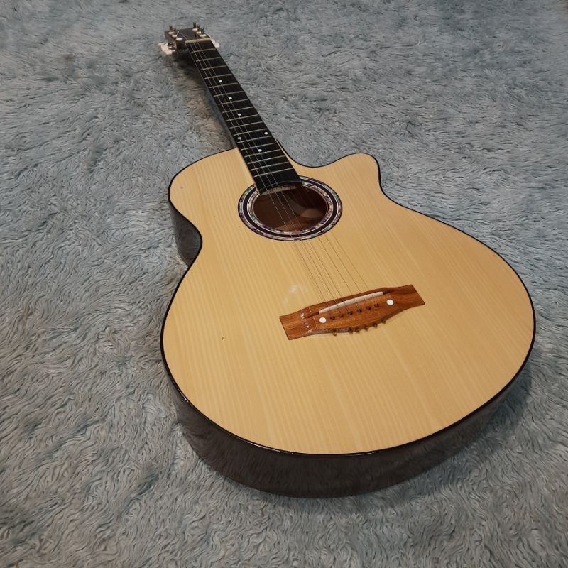 GITAR AKUSTIK MEDIUM PEMULA LIST GADING BAGIAN LUBANG