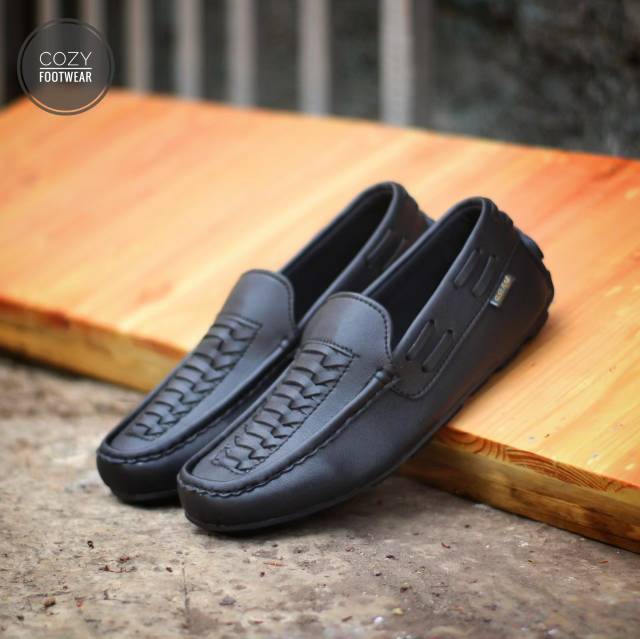 Promoo !!!! Sepatu slip on pria kickers casual slop formal kerja kantor kulit asli santai kuliah