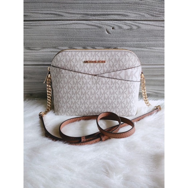 Jual MK dome crossbody vanilla Shopee Indonesia