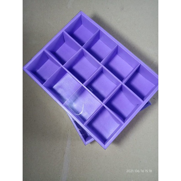 

sagara box - sekat 12 - kotak custom - ukuran per sekat 6 x 6 x 5