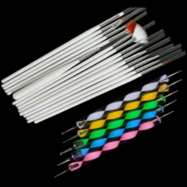 

Rhinestone Kuas Kuku 20 in 1 - Multi-Color