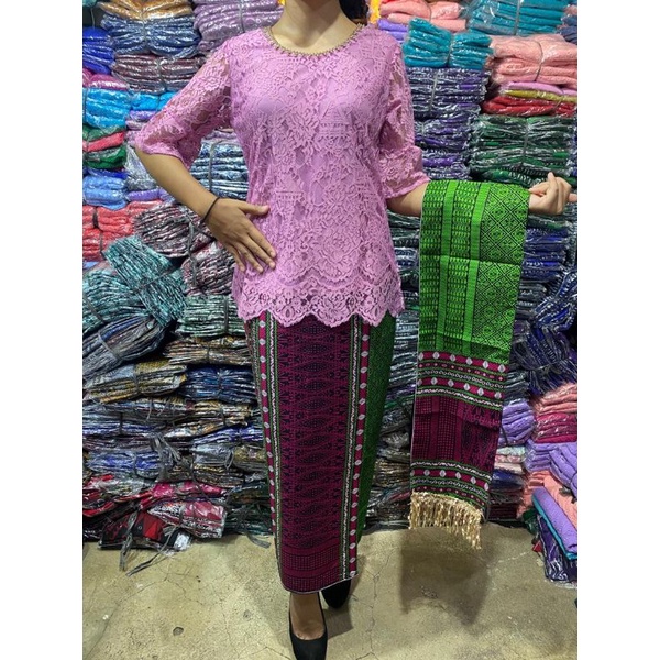 NC - Set Brokat Kalung Motif Rumah Adat Rempel Dan Rok Tumtuman | Blouse Brokat Motif Rumah Adat | R